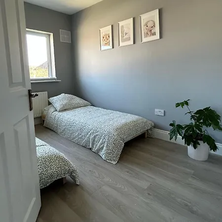 Family House Near Centre * Kilkenny